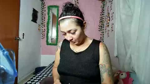 sexy lolas online show from September 2025 12:23:02 AM