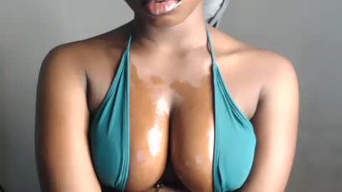 naomi online show from October 2025 02:06:02 AM