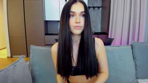 Snapshot of sexyangeloux chatting on December 2024 09:30:02 PM Lou online show from December 2024 09:30:02 PM