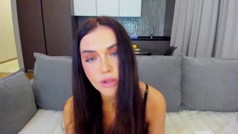 Snapshot of sexyangeloux chatting on January 2025 07:41:02 PM Lou online show from January 2025 07:41:02 PM