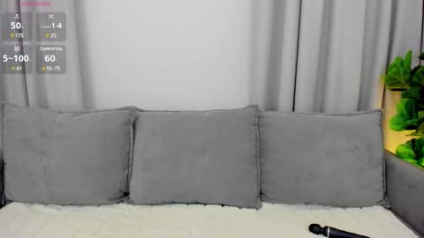 Snapshot of sexyangeloux chatting on February 2025 07:36:01 PM Lou online show from February 2025 07:36:01 PM