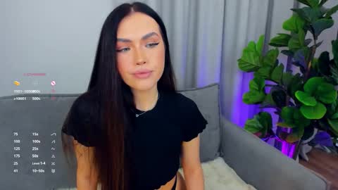 Snapshot of sexyangeloux chatting on October 2025 08:59:01 PM Lou online show from October 2025 08:59:01 PM