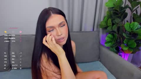 Snapshot of sexyangeloux chatting on May 2026 09:20:01 PM Lou online show from May 2026 09:20:01 PM