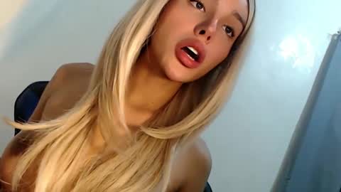 Seraphina Blaze online show from February 2025 10:18:01 AM