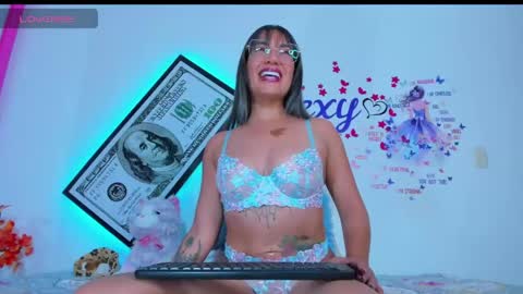 sexycharlottesamantha online show from June 2026 04:16:02 AM