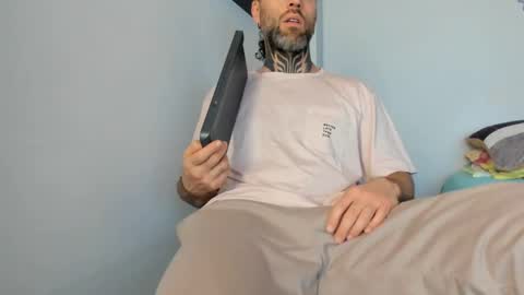 Snapshot of sexycolombian2022 chatting on February 2025 07:47:02 PM Antonioylola online show from February 2025 07:47:02 PM