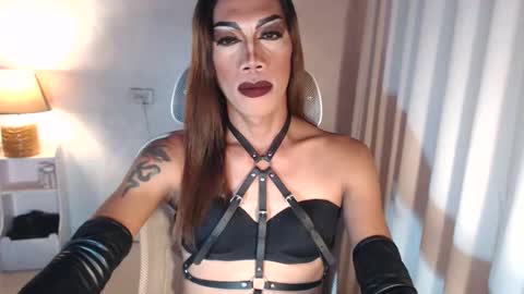 Devine online show from December 2025 01:13:01 AM