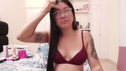 Snapshot of sexyeva_25 chatting on September 2025 04:26:01 AM Eva online show from September 2025 04:26:01 AM