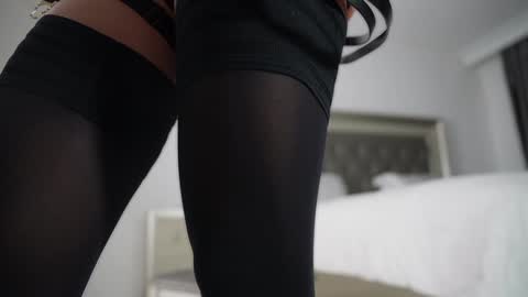 Vanessa  online show from November 2025 10:47:02 AM