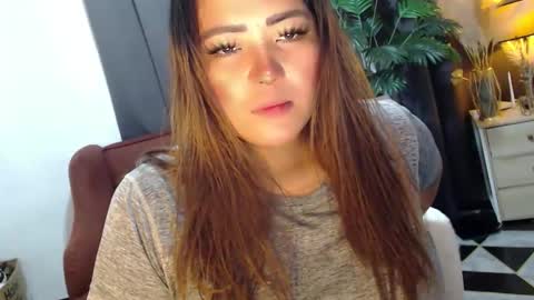 Snapshot of sexyjeanniecuntcums chatting on April 2026 05:34:01 PM JENNY online show from April 2026 05:34:01 PM