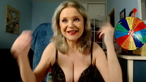 Jenny online show from December 2024 09:00:01 PM