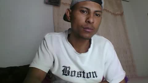 Snapshot of sexyleon69 chatting on February 2026 06:00:02 PM Sexy leon online show from February 2026 06:00:02 PM