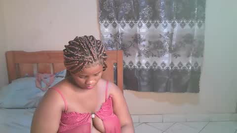 sexylucy33 online show from February 2026 12:28:01 AM