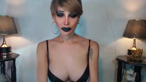 Snapshot of sexylusty2258 chatting on May 2026 01:55:01 AM Queen Sofia online show from May 2026 01:55:01 AM
