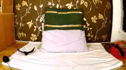 Squirty Maya Gold online show from September 2025 07:01:02 AM