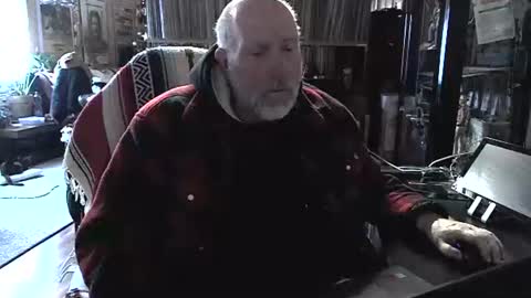Snapshot of sexyolbear chatting on December 2024 10:38:02 AM Grizz Lee Bear online show from December 2024 10:38:02 AM