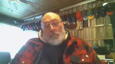 Snapshot of sexyolbear chatting on January 2025 10:49:01 AM Grizz Lee Bear online show from January 2025 10:49:01 AM