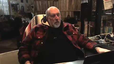 Snapshot of sexyolbear chatting on February 2025 05:18:02 PM Grizz Lee Bear online show from February 2025 05:18:02 PM