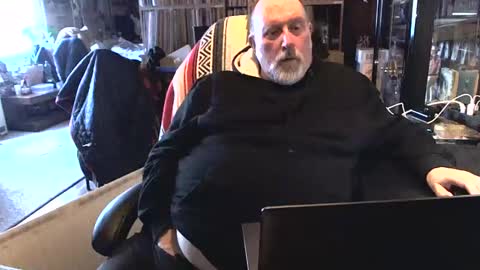 Snapshot of sexyolbear chatting on February 2025 10:26:02 AM Grizz Lee Bear online show from February 2025 10:26:02 AM