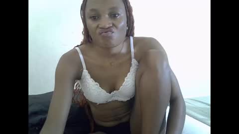 Snapshot of sexypetite4 chatting on September 2025 07:10:02 AM SHARON online show from September 2025 07:10:02 AM