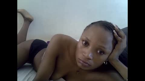 Snapshot of sexypetite4 chatting on October 2025 06:49:01 AM SHARON online show from October 2025 06:49:01 AM