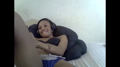 Snapshot of sexypetite4 chatting on October 2025 07:38:02 AM SHARON online show from October 2025 07:38:02 AM