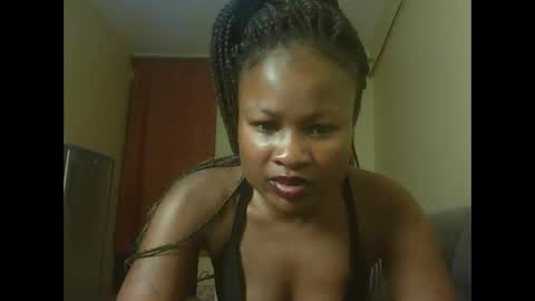 Snapshot of sexyqueenivy chatting on October 2025 06:48:01 PM queenivy online show from October 2025 06:48:01 PM
