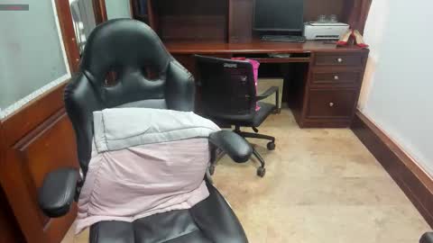 R A C H E L online show from October 2025 12:40:02 PM