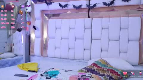 Kendall online show from October 2025 12:27:01 PM