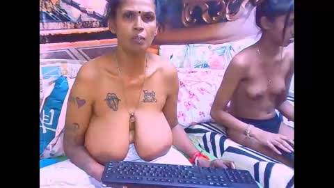 sexyva4u2luv online show from September 2025 09:31:02 AM