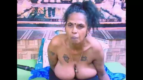 sexyva4u2luv online show from September 2025 09:49:02 PM