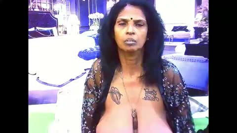 sexyva4u2luv online show from November 2025 06:53:01 PM