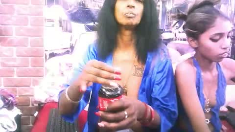 sexyva4u2luv online show from December 2025 10:22:01 AM