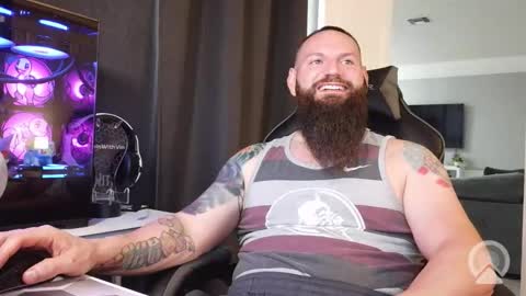 Snapshot of sflmarriedguy chatting on April 2026 01:57:02 PM SouthFloridaStr8guy online show from April 2026 01:57:02 PM