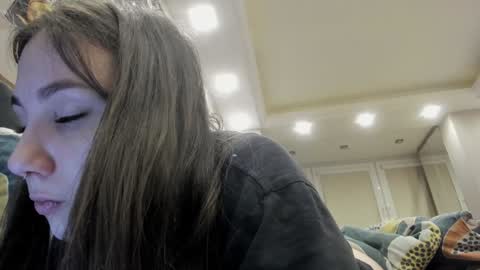 shadow_raffi online show from December 2024 01:29:01 AM