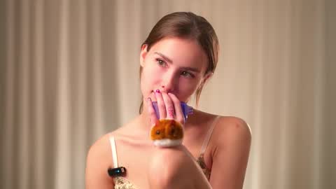 Emmy online show from October 2025 01:06:01 AM