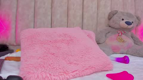 Snapshot of shanelwest7 chatting on December 2024 04:29:02 PM Shanel online show from December 2024 04:29:02 PM