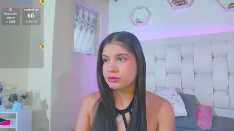 Shana online show from October 2025 01:40:02 PM