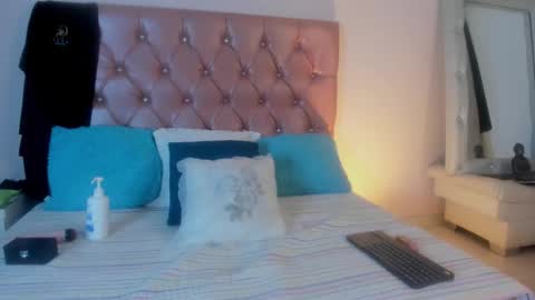 shantal_cruz1 online show from March 2026 03:42:02 AM