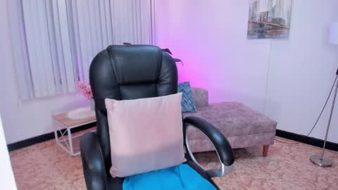 Shantall wills online show from January 2025 01:11:01 AM