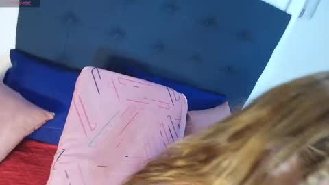 shantallvegga1 online show from October 2025 12:57:02 PM