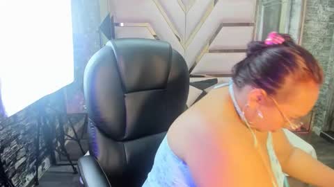 Snapshot of shara_oz chatting on February 2026 02:59:02 AM Shara Oz online show from February 2026 02:59:02 AM