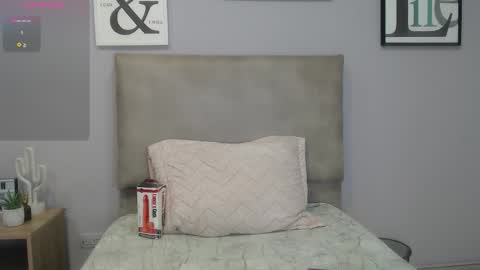shara_rios online show from October 2025 01:44:01 PM
