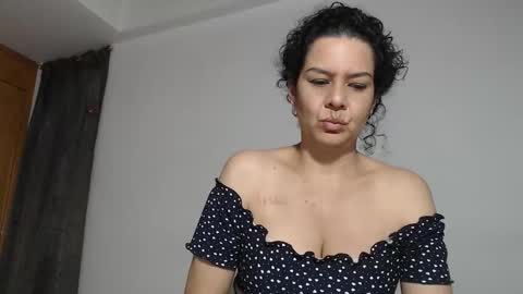 sharickleon11 online show from November 2025 10:43:01 PM