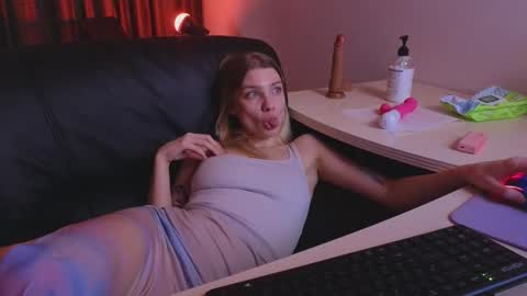 Candy online show from January 2026 02:32:01 PM