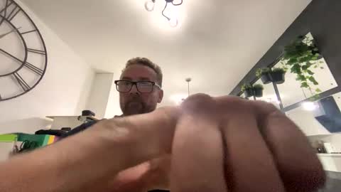 Sharksboy online show from February 2026 06:02:01 AM