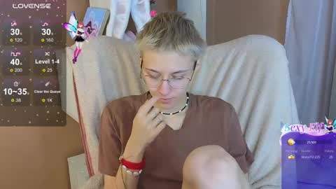 Snapshot of sharli_rose chatting on February 2025 03:18:02 PM Sharli online show from February 2025 03:18:02 PM