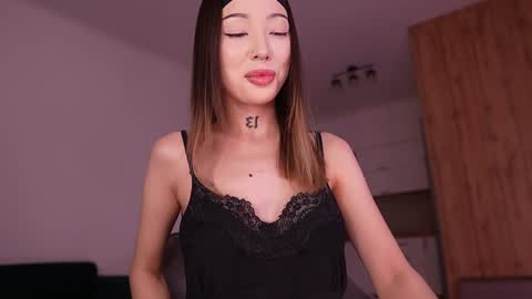 Sharlin  online show from February 2026 12:33:02 AM