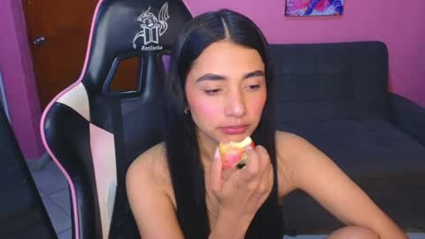 Snapshot of sharlott_pamela chatting on April 2026 03:20:02 AM Pamela online show from April 2026 03:20:02 AM