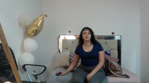 Snapshot of sharlotte__jones chatting on January 2025 09:10:01 PM Sara online show from January 2025 09:10:01 PM